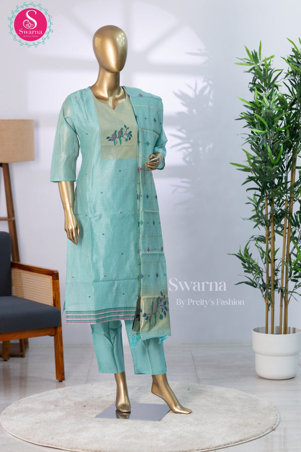 Elegant sea green kurta with floral embroidery - SWRM231