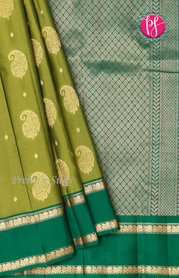 Half Pure Kanchipuram Silk Saree-Mehandi Green With Leaf Green-PF68647