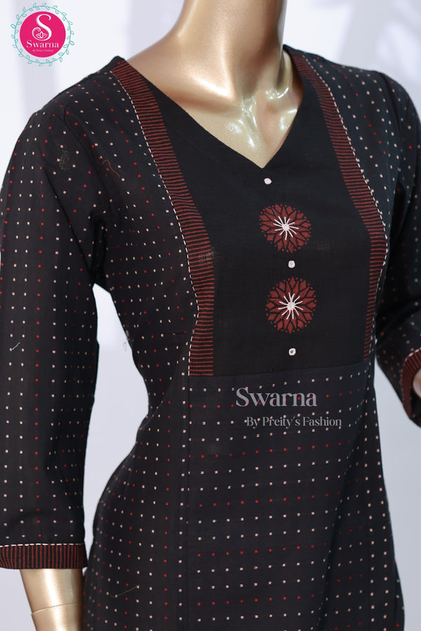 Black Yoke Printed Cotton Blend Straight Kurta -SWRM090